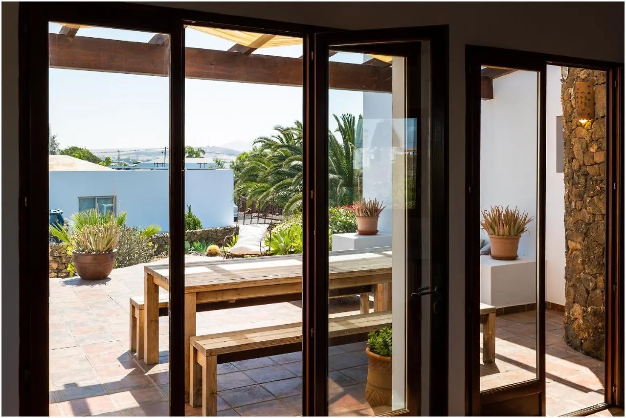 Villa-Mayo - Peaceful Paradise: Lajares Dream Vacation Villa