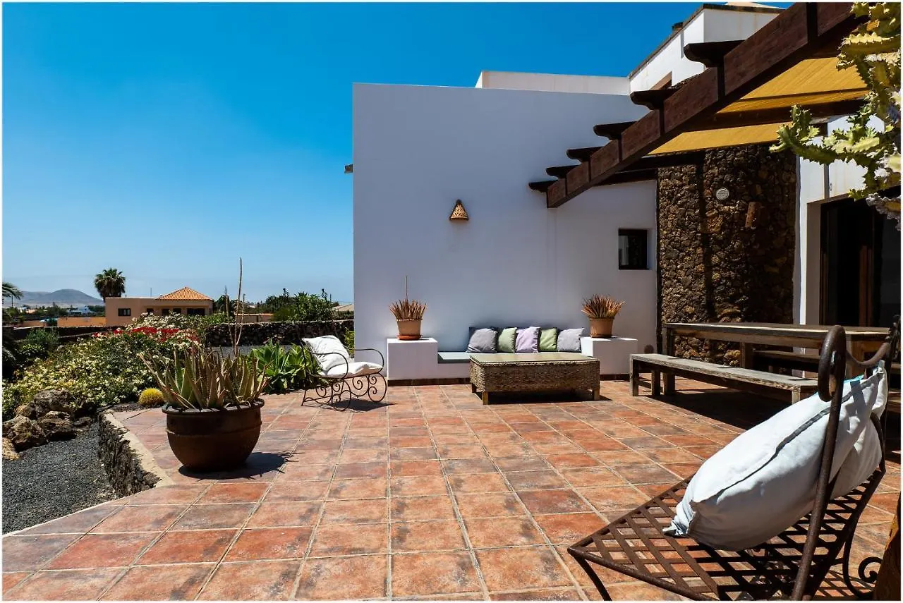 Villa-Mayo - Peaceful Paradise: Lajares Dream Vacation