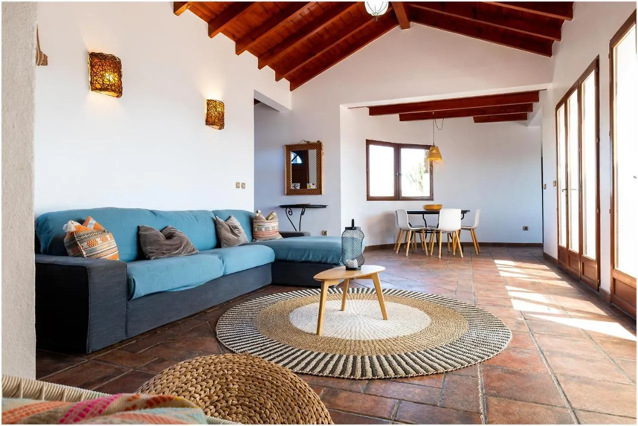 Villa-Mayo - Peaceful Paradise: Lajares Dream Vacation Villa